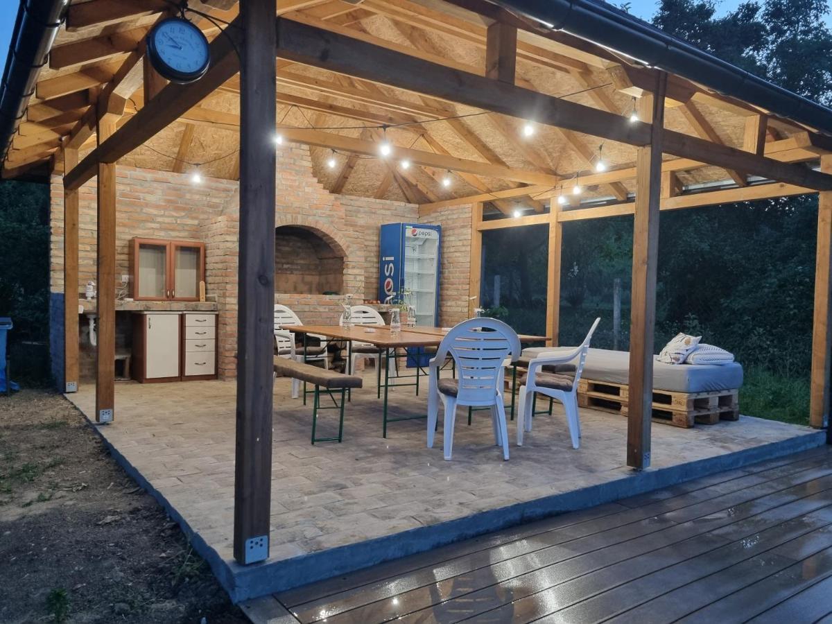 Villa Hoopovo House Fruska Gora Irig Esterno foto