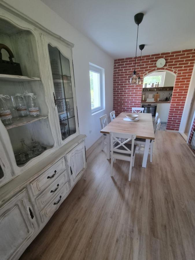 Villa Hoopovo House Fruska Gora Irig Esterno foto